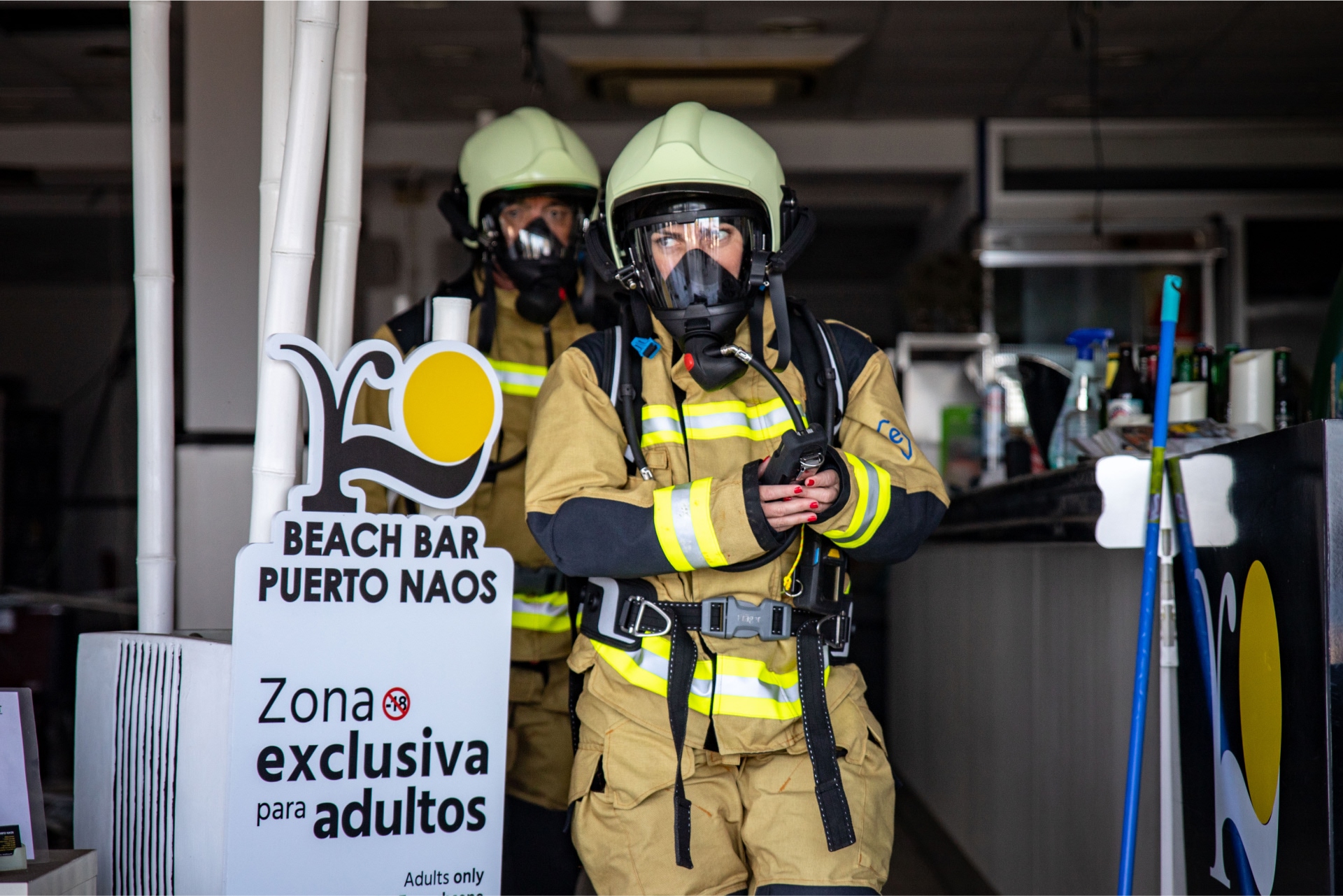 Profesionales con mascarilla