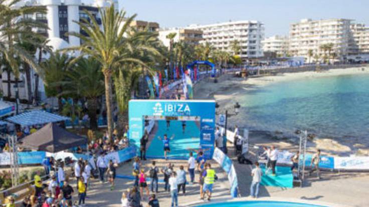 Viajeros en Forma: Maratón Ibiza y 12K