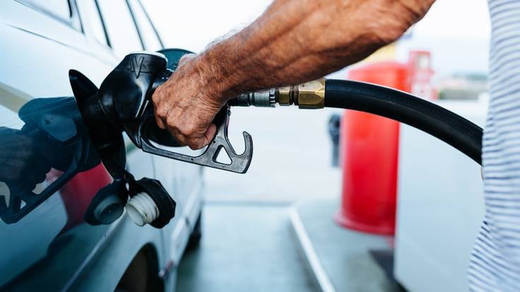 El precio de la gasolina acumula cuatro semanas de descenso