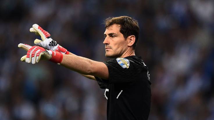 Iker Casillas: &quot;Yo no me he retirado de la Selección, pero el entrenador opta por otros compañeros y hay que respetarlo&quot;