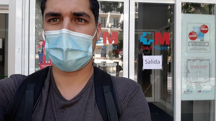 Carlos Cano: el periodista que dejó su trabajo y volvió a ser enfermero durante la pandemia