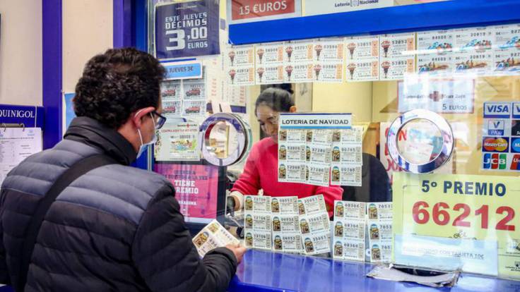 Algunos loteros de Murcia están doblando sus ingresos por la Lotería de Navidad