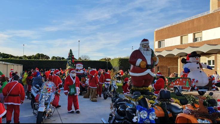 El Papá Noel más solidario cambia su trineo por la moto