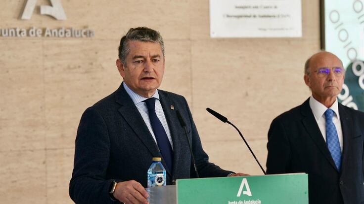 La Junta replica al PSOE-A que su decreto de simplificación &quot;se limita a adaptar la ley forestal andaluza a la estatal&quot;