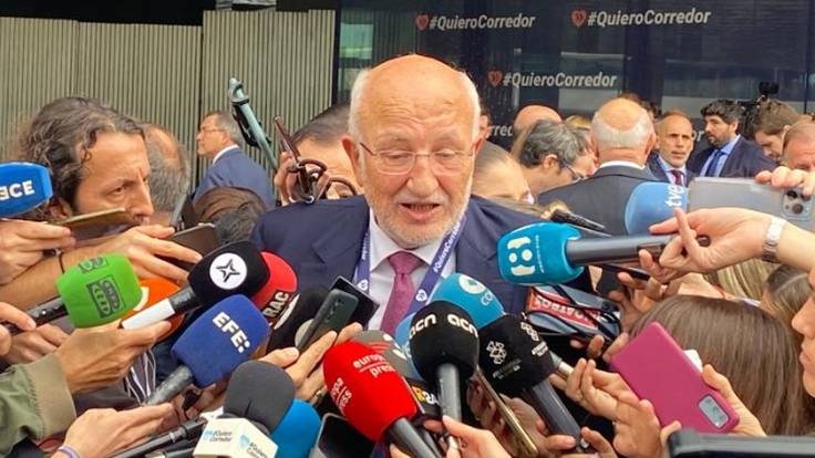 Juan Roig: &quot;Quiero mucho a Madrid, pero quiero mucho más a España&quot;. Roig insiste en la necesidad del Corredor Mediterráneo.