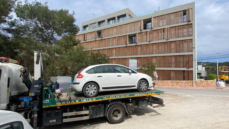 Así operan los &#039;taxis pirata&#039; en Ibiza: &quot;Por tu culpa sin coche y 6.000 euros de multa&quot;