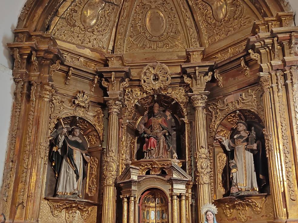 La Junta restaura el retablo mayor de la iglesia parroquial de San Pedro en  Perorrubio | Actualidad | Cadena SER