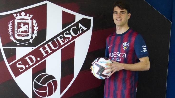 Javi Martínez presentado como nuevo jugador de la SD Huesca