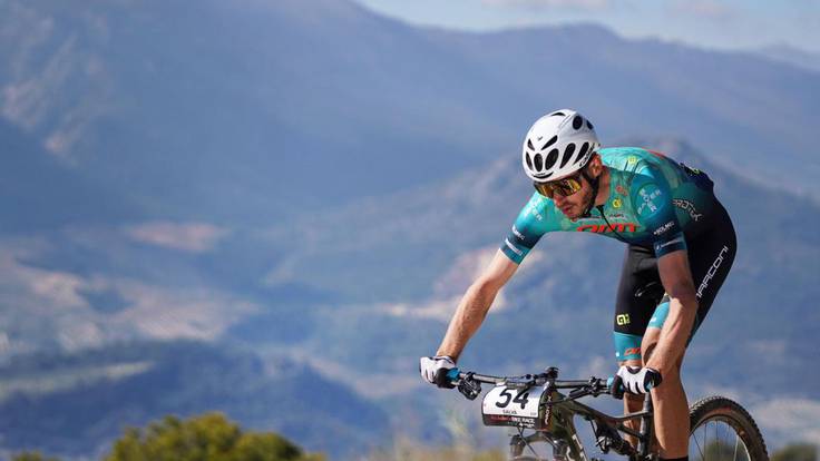 Forajidos. Pau Salvá, ciclista de montaña que &#039;pedalea contra la hemofilia&#039;