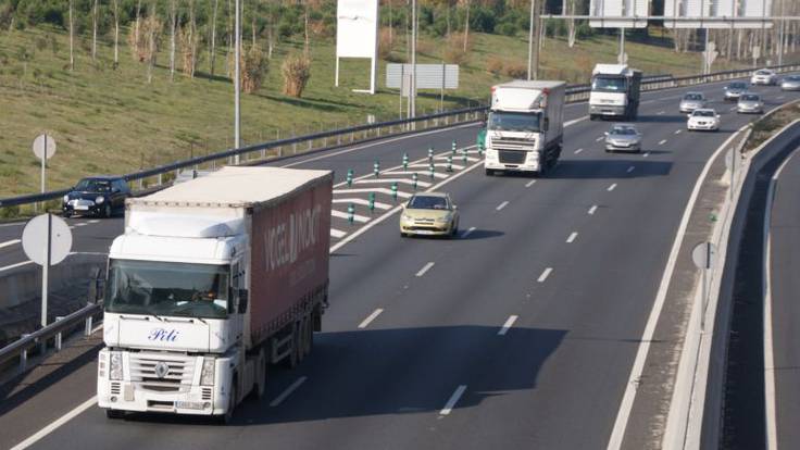 Camioneros y trabajadores autónomos en Bizkaia, con y sin ayuda al combustible