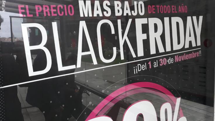 El comercio local se une al Black Friday en Gijón