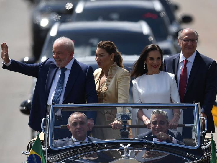 Lula da Silva toma posesión como presidente de Brasil y arranca una nueva era con retos pendientes y Bolsonaro fuera del país | Actualidad | Cadena SER