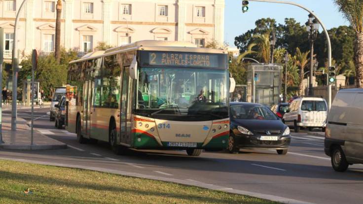El arranque de Hoy por Hoy Cádiz en directo desde un autobús