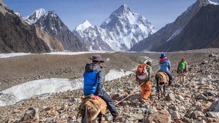 El turismo de ochomiles llega al peligroso K2