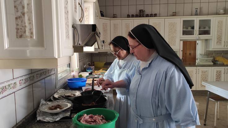 Los conventos de clausura cierran a marchas forzadas: las monjas resisten para no acabar en la cola del hambre