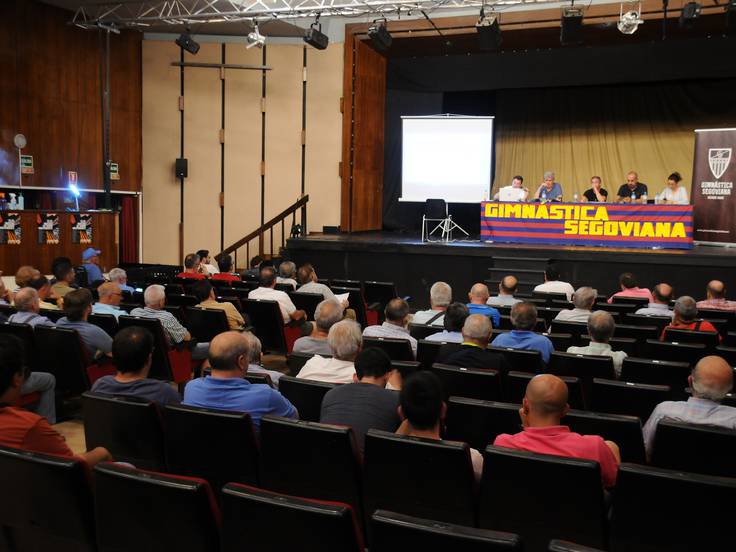 Asamblea de la Segoviana. Fotografía : Juan Martín