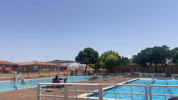 Entrevista a los usuarios de la piscina municipal de Miguelturra