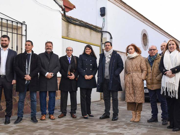 María González visita el PIP de Cabezarados junto al presidente de la Diputación y otras autoridades