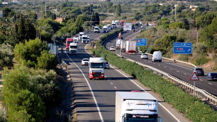 Reportatge a l&#039;Aquí Catalunya | &quot;Tenim un problema greu de manca de conductors, els estudiants ni es plantegen el sector del transport i la logística&quot;