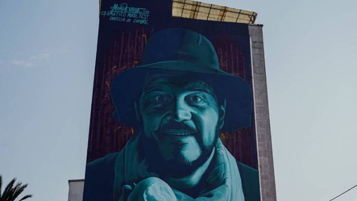 &quot;Soy muy joven para este tipo de homenajes&quot;: Xosé A. Touriñán, rostro protagonista del mejor mural del mundo del mes de julio