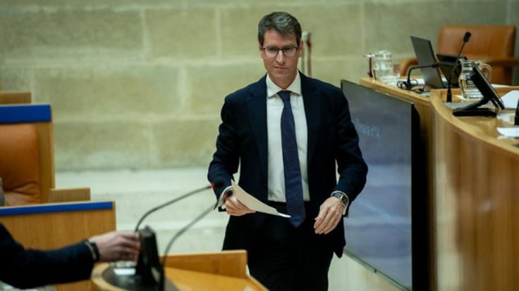 El presidente del Gobierno de La Rioja, Gonzalo Capellán, detalla en el Parlamento la ayuda para los autónomos en 2024 (05/02/2024)