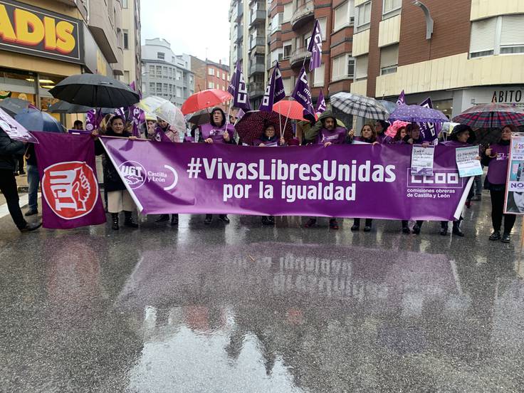 Opuesto Capitán Brie desvanecerse Los sindicatos abren el paraguas al Día Internacional para la Eliminación de  la Violencia contra las Mujeres | Actualidad | Cadena SER