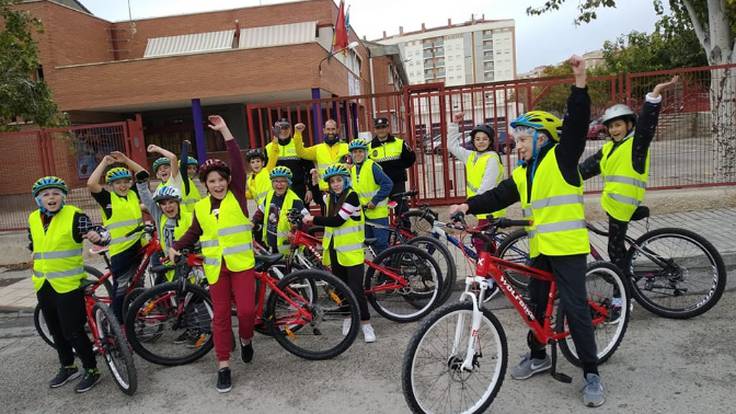 Miguel Ángel Rodríguez, profesor del colegio Pintor Sorolla de Elda, detalla el proyecto Aula Ciclista ,