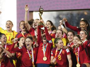 Las campeonas del mundo comunican a la RFEF que no acudirán a la llamada de la Selección