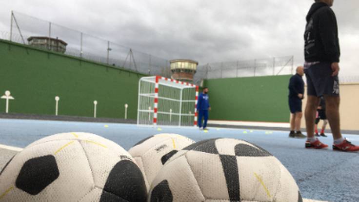 El fútbol entra en la cárcel de Basauri por la puerta grande: &quot;Ya hay chicos que han empezado a ir a la escuela&quot;