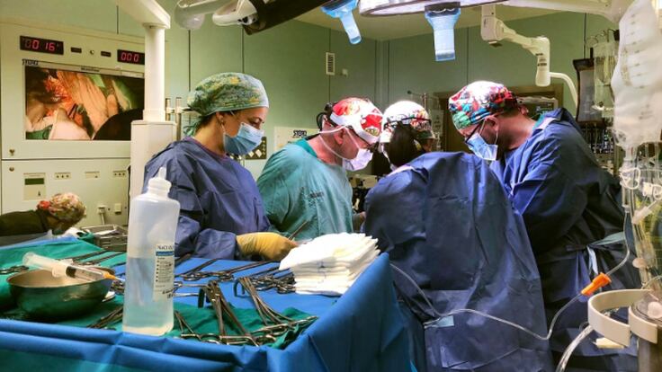 Reportaje sobre la coordinación y profesionales que intervienen en un trasplante de órganos en Hoy por Hoy Valencia