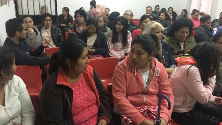 Decenas de personas, la mayoría latinoamericanos, estafados por una agencia de viajes en Córdoba. Octubre 2018.