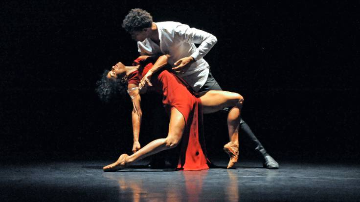 La entrevista | Carlos Acosta: &quot;He sido el primer negro en interpretar papeles clásicos del ballet como Romeo&quot;