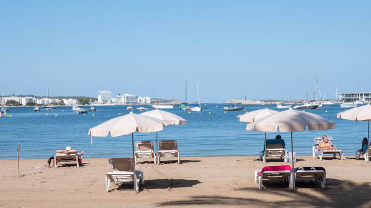 Solo una veintena de las casi 200 concesiones de playa de Ibiza están en marcha