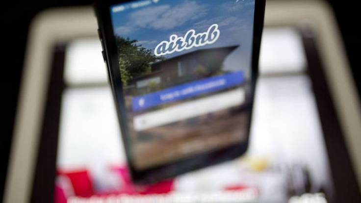 Javier Gil: &quot;Existen evidencias de que Airbnb influye en la burbuja del alquiler&quot;