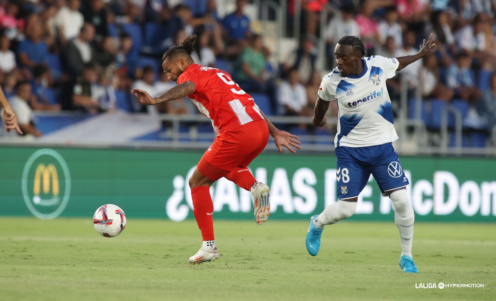 Todo en contra: el CD Tenerife cae con el Almería en un ...