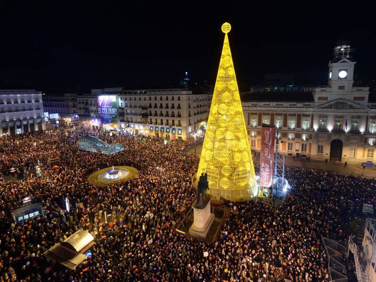 secundario Microbio Año Madrid prohíbe celebrar en la Puerta del Sol las campanadas de Nochevieja |  Actualidad | Cadena SER