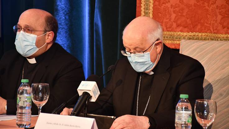 El arzobispo de Santiago pide perdón a las víctimas