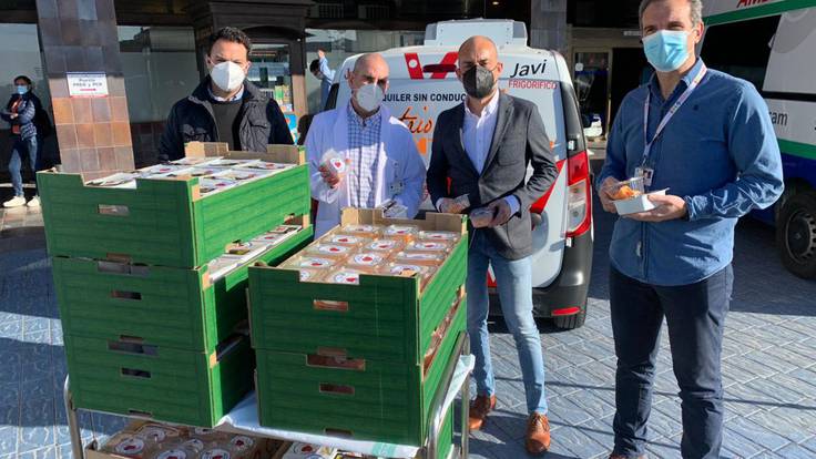 El SCRATS reparte 3.300 tarrinas de fruta en once hospitales de Murcia, Almería, Alicante y Albacete
