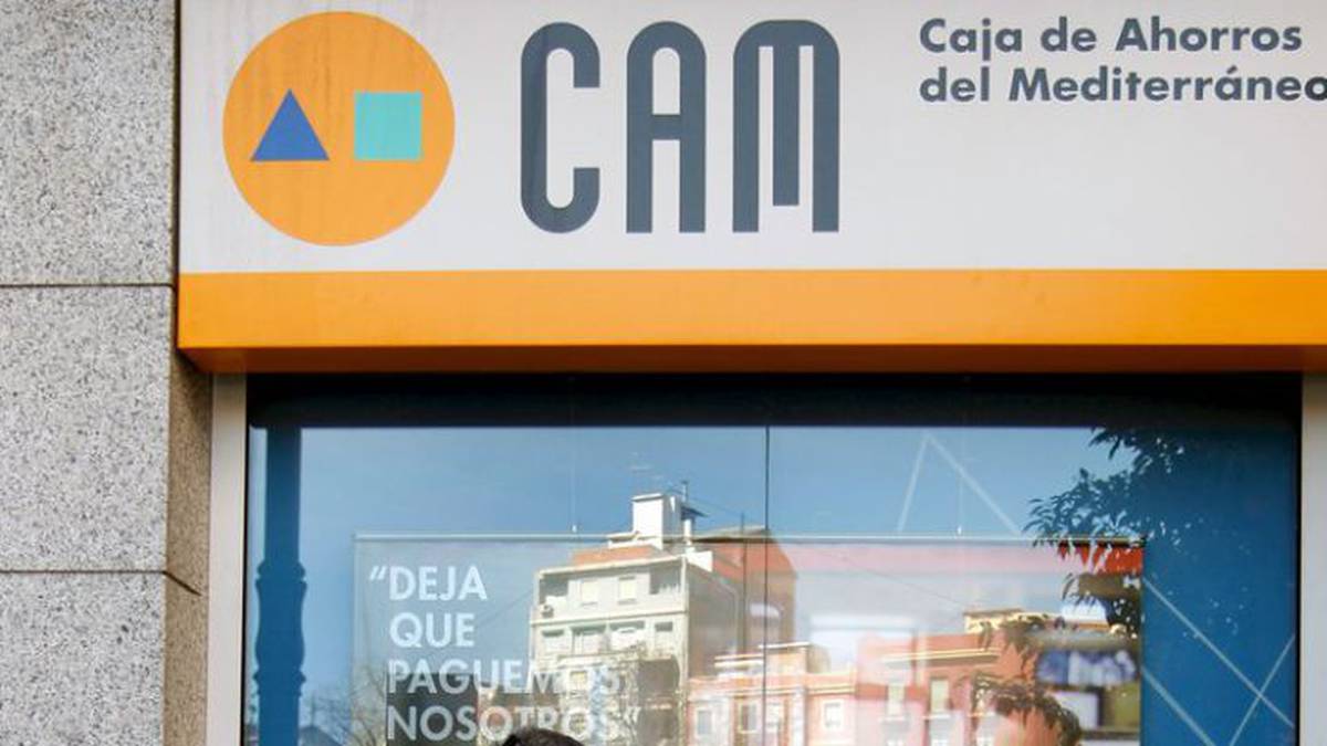 transfusión visitante desencadenar La Audiencia de Alicante ratifica la devolución de 290.000 euros a un  cliente al que Banco Sabadell canjeó participaciones preferentes de la CAM  por acciones | Actualidad | Cadena SER