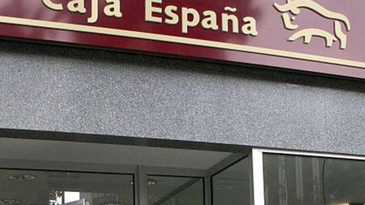 La responsable provincial del IU analiza el archivo del Caso Caja España (25/06/2020)