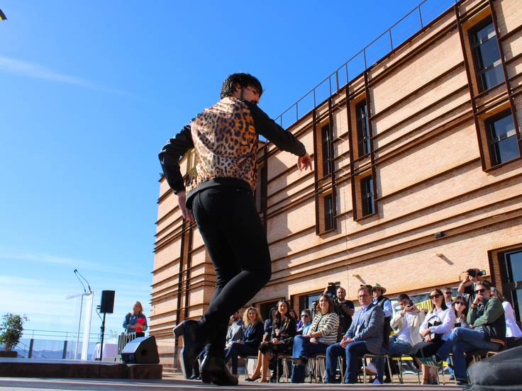 El bailaor Pablo Egea durante la presentación del Festival Estrenarte en la terraza del Parador de Lorca