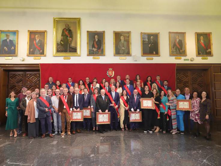 Acto institucional de entrega de Medallas y distinciones en el Ayuntamiento de Zaragoza