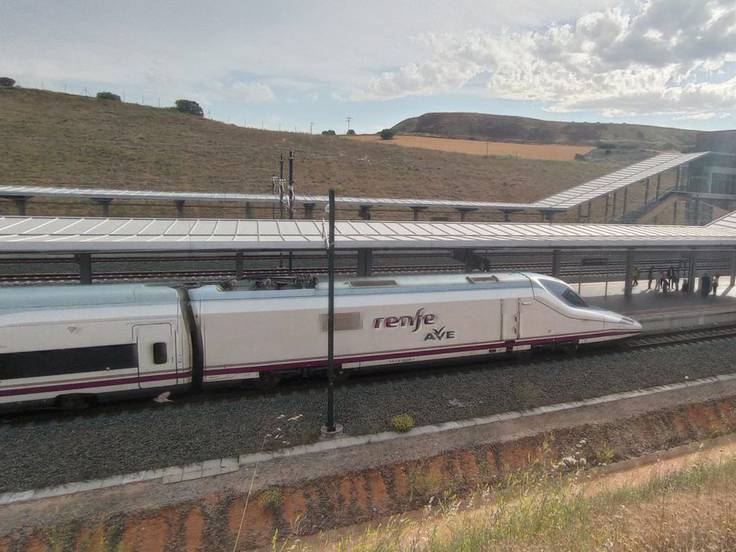 fuga Alegrarse alineación RENFE restablecerá el AVE Valencia-Cuenca-Sevilla desde el 7 de octubre |  Actualidad | Cadena SER