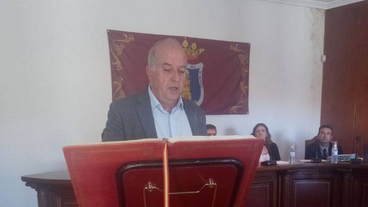 El alcalde de Peñafiel, Elías Arranz, repasa en la SER su año de legislatura antes de la moción de censura y recuerda que &quot;el Ayuntamiento es de los ciudadnos, no de ningún partido&quot;