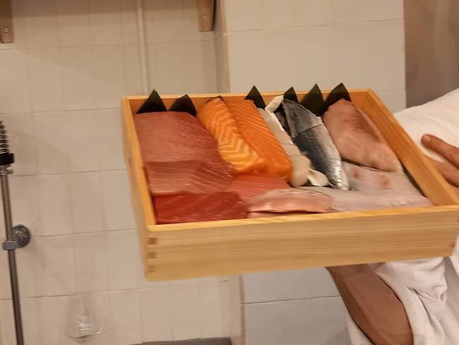 Pescado crudo con el que se preparará el sushi en Tsuro