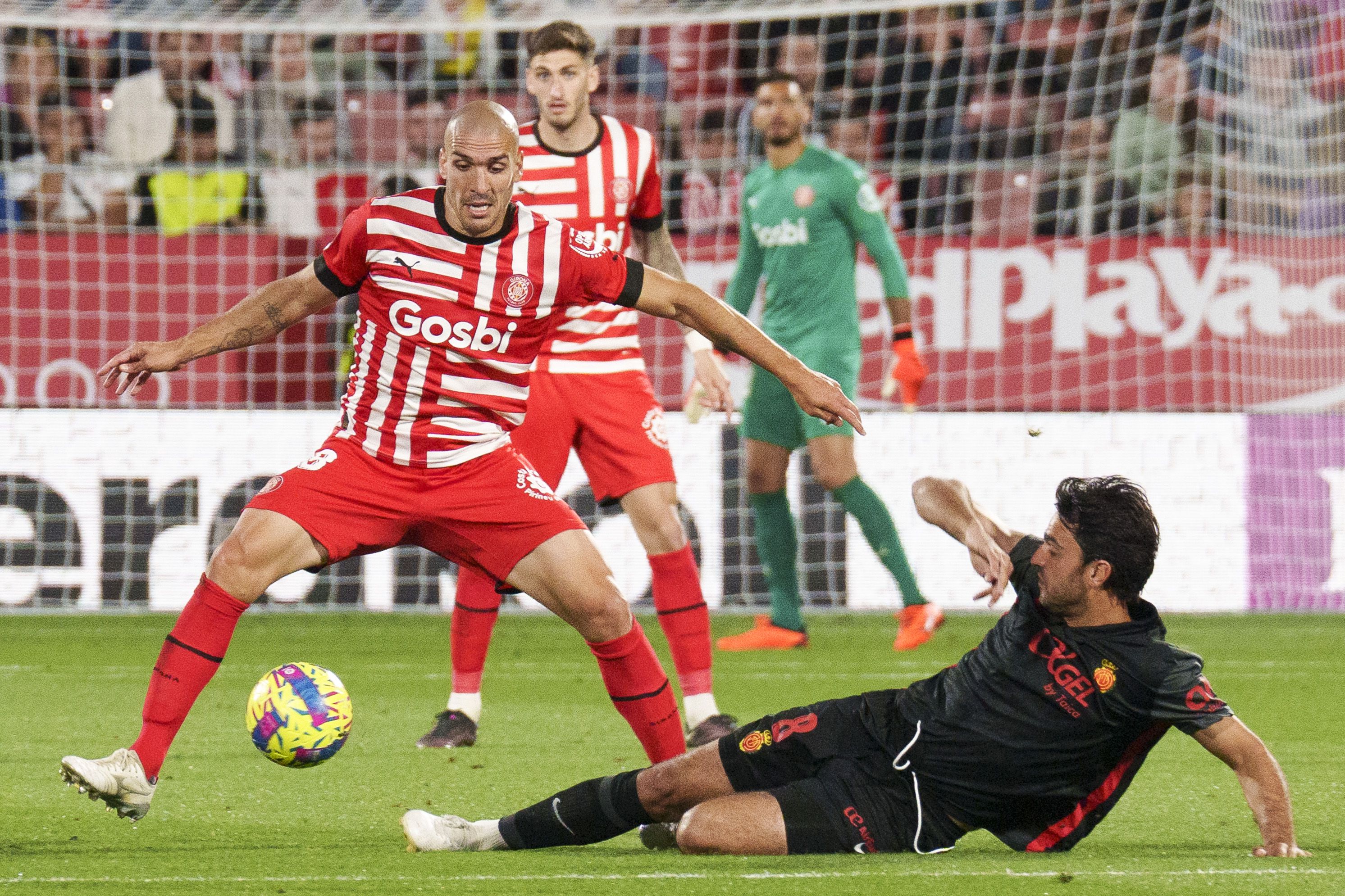 Oriol Romeu, durante un partido con el Girona FC