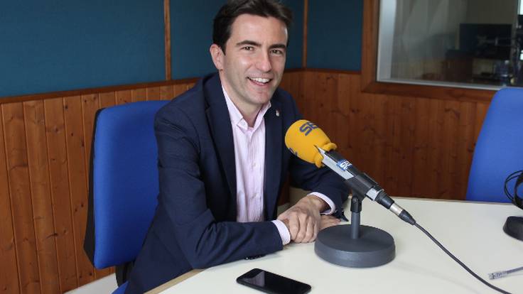 Pedro Casares, reelegido secretario general del PSOE en Santander