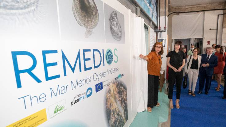 Marina Albentosa y Eve Galimany hablando en Hoy por hoy Murcia sobre RemediOS