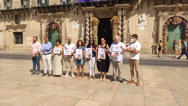 La oposición del ayuntamiento de Alicante muestra su oposición al despliegue de la pancarta