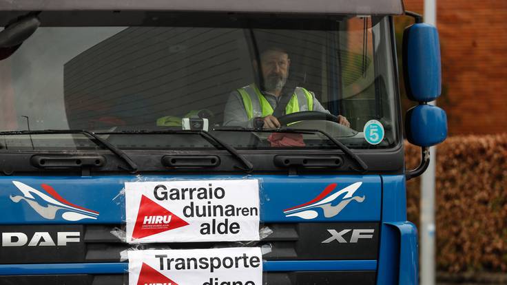 Los transportistas de HIRU denuncian a la Diputación guipuzcoana por la política de peajes
